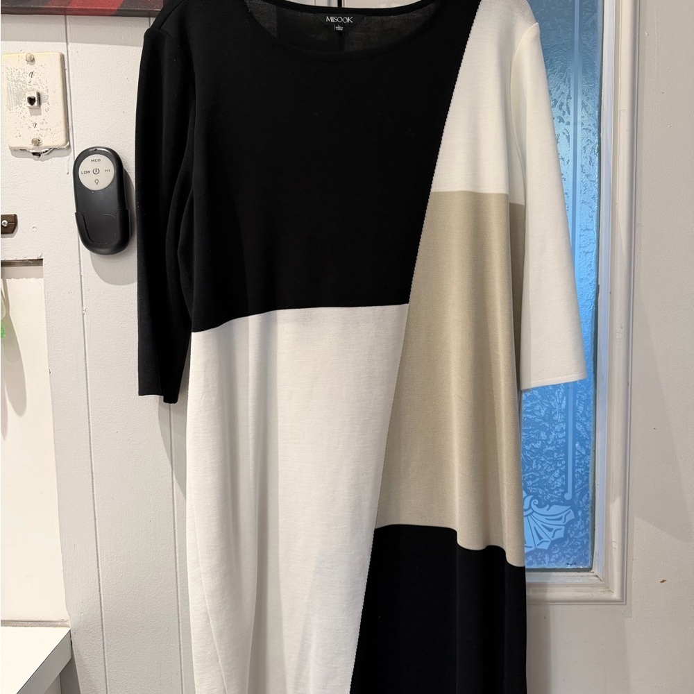 Misook Black, White, and Tan Long Sleeve Dress
